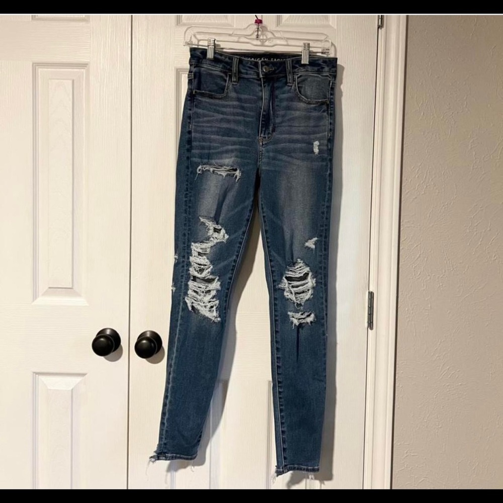 american eagle ripped skinny jeans